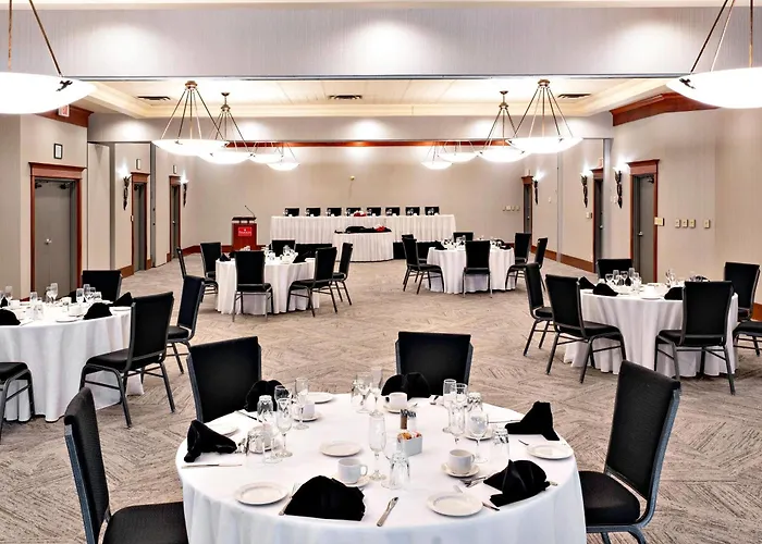 Ramada By Wyndham Kelowna Hotel & Conference Center